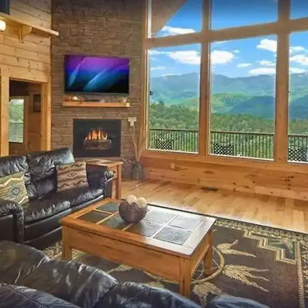 Star Dancer 3 Bedroom Home With Hot Tub